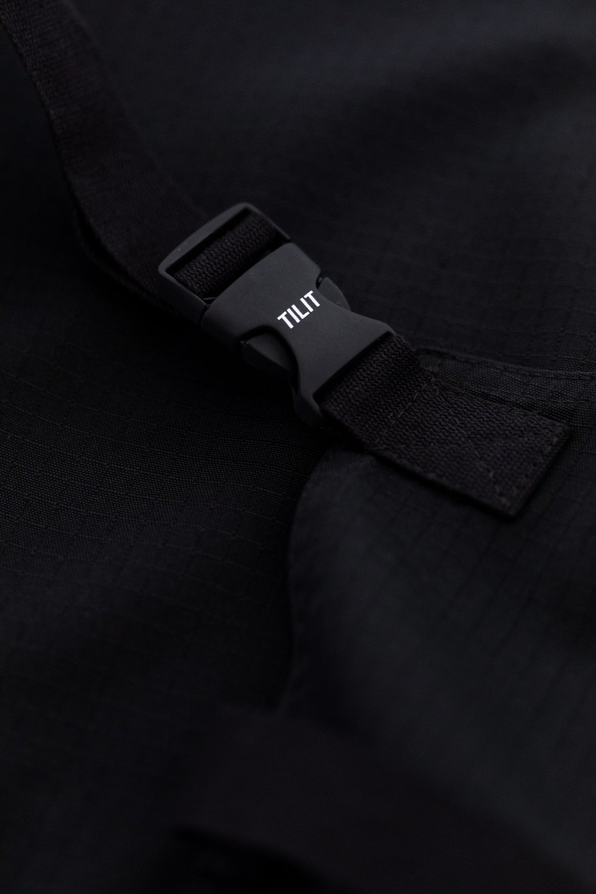 Custom Waist Aprons: FOH Presentation Standards