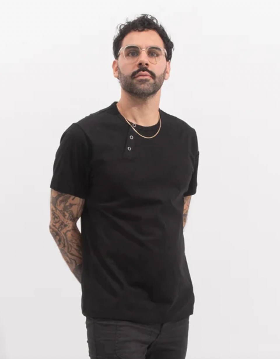 Load image into Gallery viewer, black henley tee 
